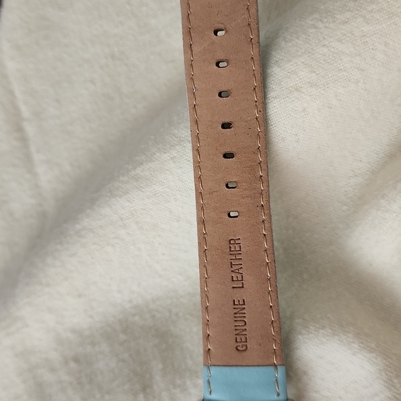 Ivory Ella Watch NWOT in Box - Picture 4 of 9